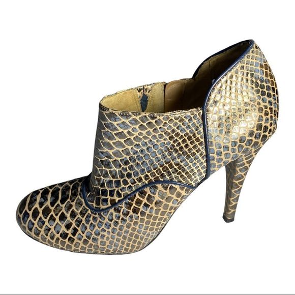 Rockport Shoes - Rockport Reptile Stamped Leather Heeled Booties Size 7.5